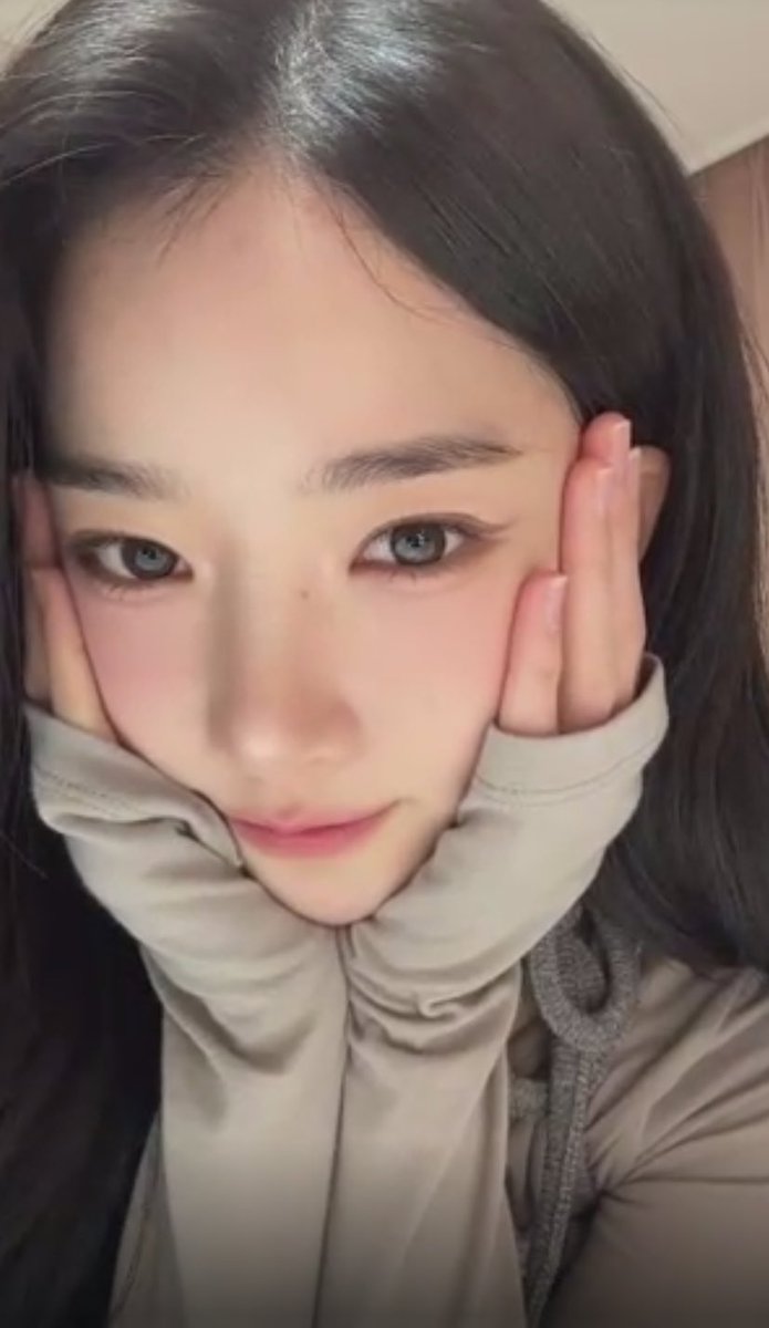 pponyangs's tweet image. MY WIFE IS HEREEEE