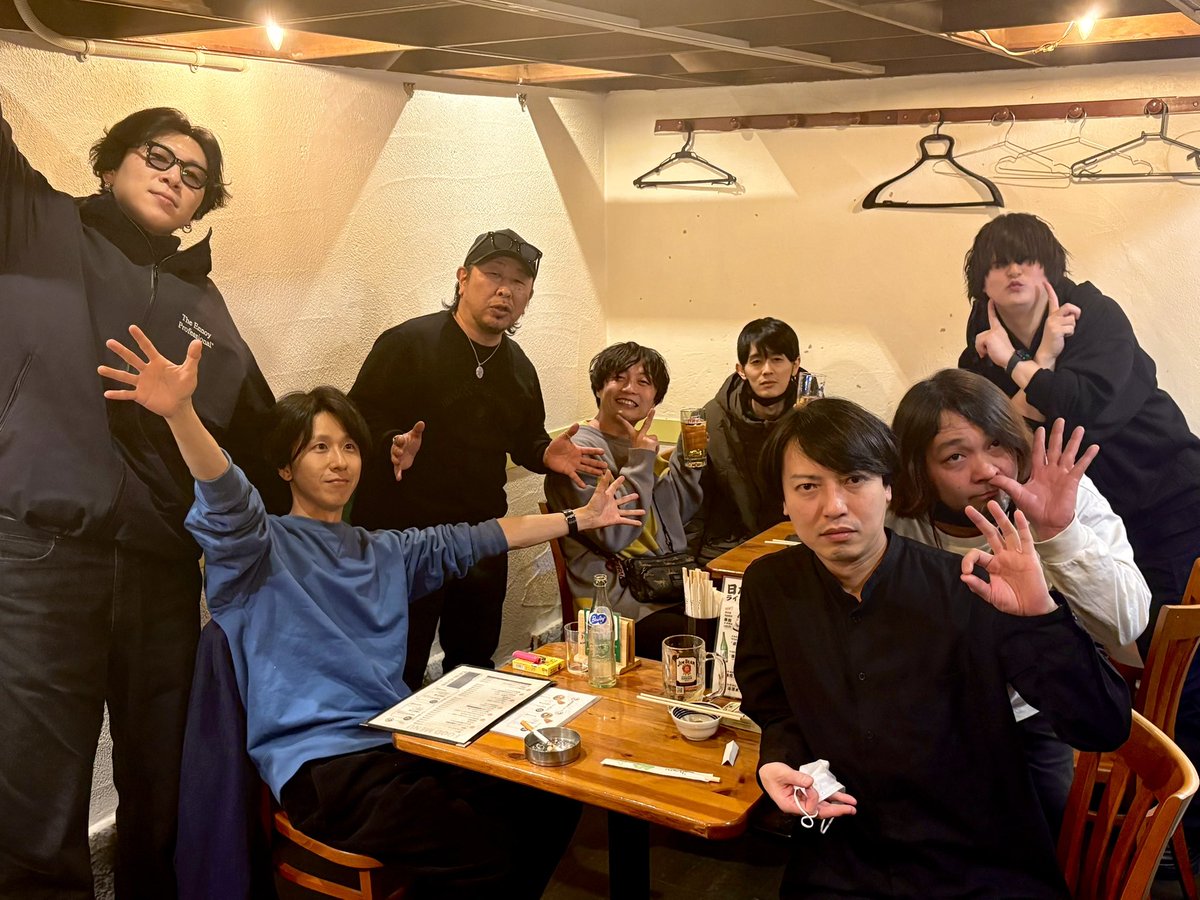 本日もありがとうございました！
神田THE SHOJIMARU、2日目✌️
今夜も1階のAJIROで打ち上げです🍻

よく飲みよくヤジが飛び、笑
楽しい夜でした🤣

2026.1.20 (火)
Gold Sounds pre.『Asakusa Meeting』
神田THE SHOJIMARU編

#雲成
#imaeakira
#Ashray
#オグラユウスケ
#長谷川大輔
#Rin.
#MoreSugar