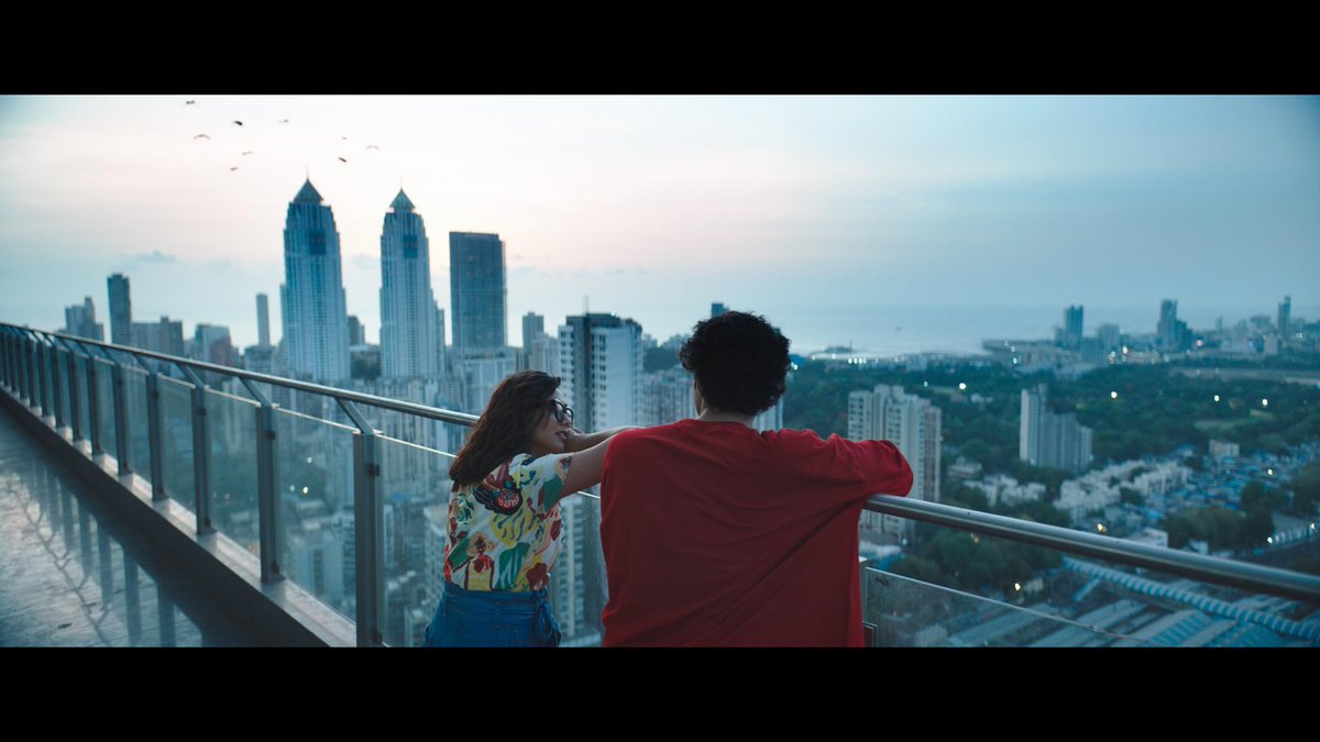 indiarama's tweet photo. Using the iconic song, Do Deewane Seher Mein in the teaser of #DoDeewaneSeherMein - What a brilliant Idea to communicate without saying anything that what a film is about! A simple story set in a city! This is a perfectly justification that stands true to the film's story! https://t.co/mfCBHcBIpe