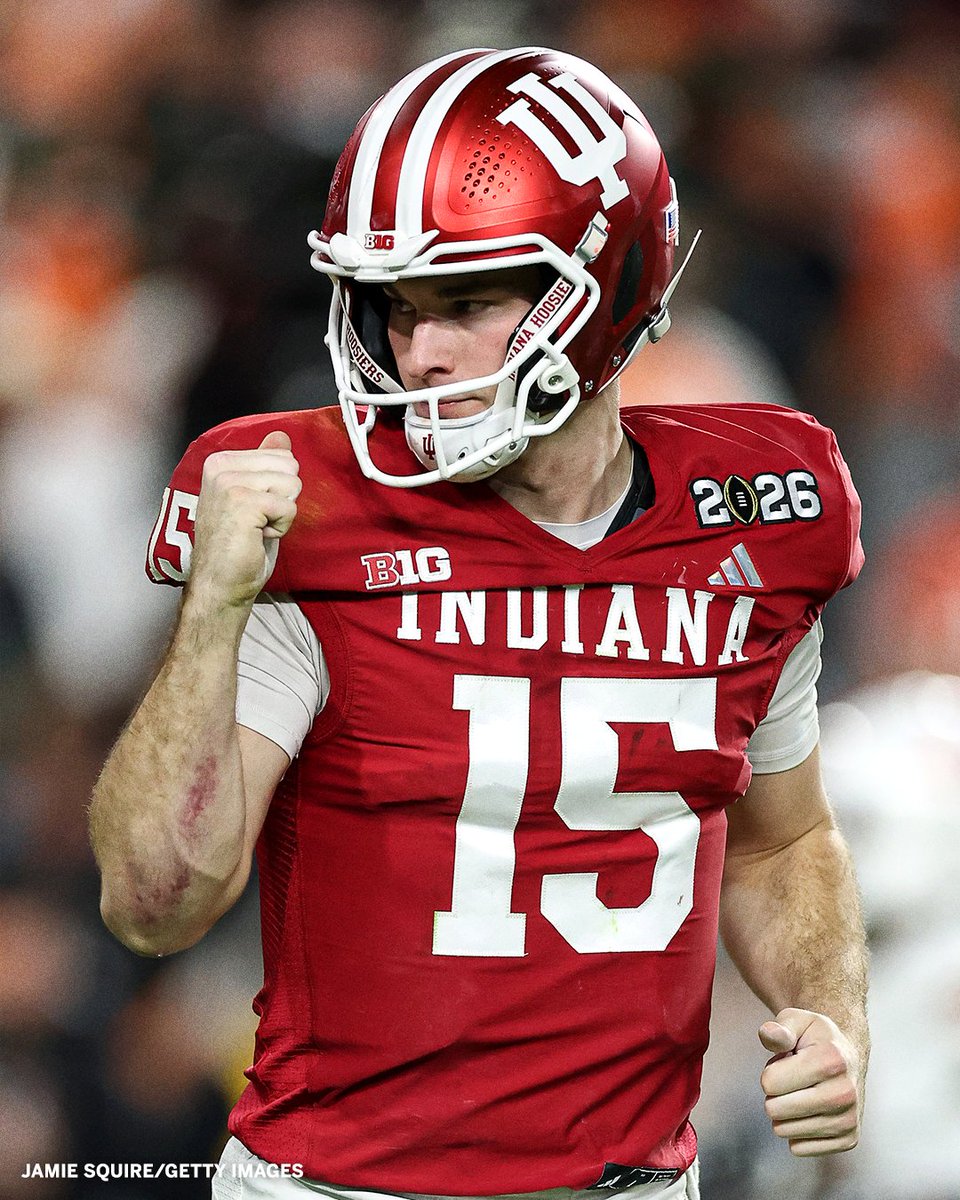 ESPNInsights's tweet image. Indiana did not lose a fumble over its final 1,047 offensive plays and 15 games, only losing a fumble in the first quarter of its season opener 😱 

No other team since 2004 has gone more than 12+ consecutive games in a season without losing a fumble 😮