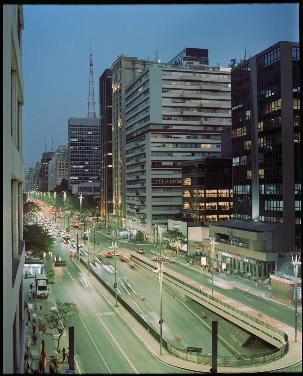 suffer_rosa's tweet image. são paulo de noche
35mm y formato medio