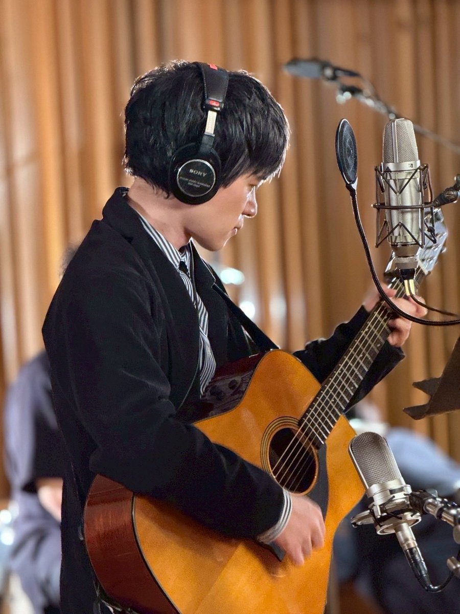 ミニアルバム『Lyrical Tattoo』8日後にリリースです！
VOS限定盤にはアコースティックライブのオンライン視聴パスも封入されております！

victor-store.jp/item/105193?sr…