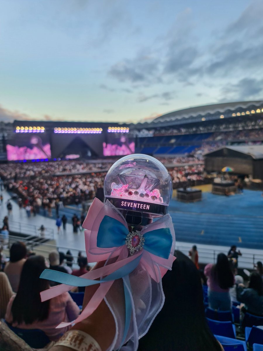 kriativez's tweet photo. Wts Lfb Carat Bong Island 
- Php 140
- Pre-order
- Payo 
- if interested feel free to dm us 
- Accept custom orders, kindly dm us to inquire

Tags #SEVENTEEN #세븐틴
#SVT_WORLDTOUR #NEW_BULACAN
#SVT_TOUR_NEW_ #CARAT CARAT BONG, carat bong island, carat bong decoration https://t.co/0mP1oUBknl