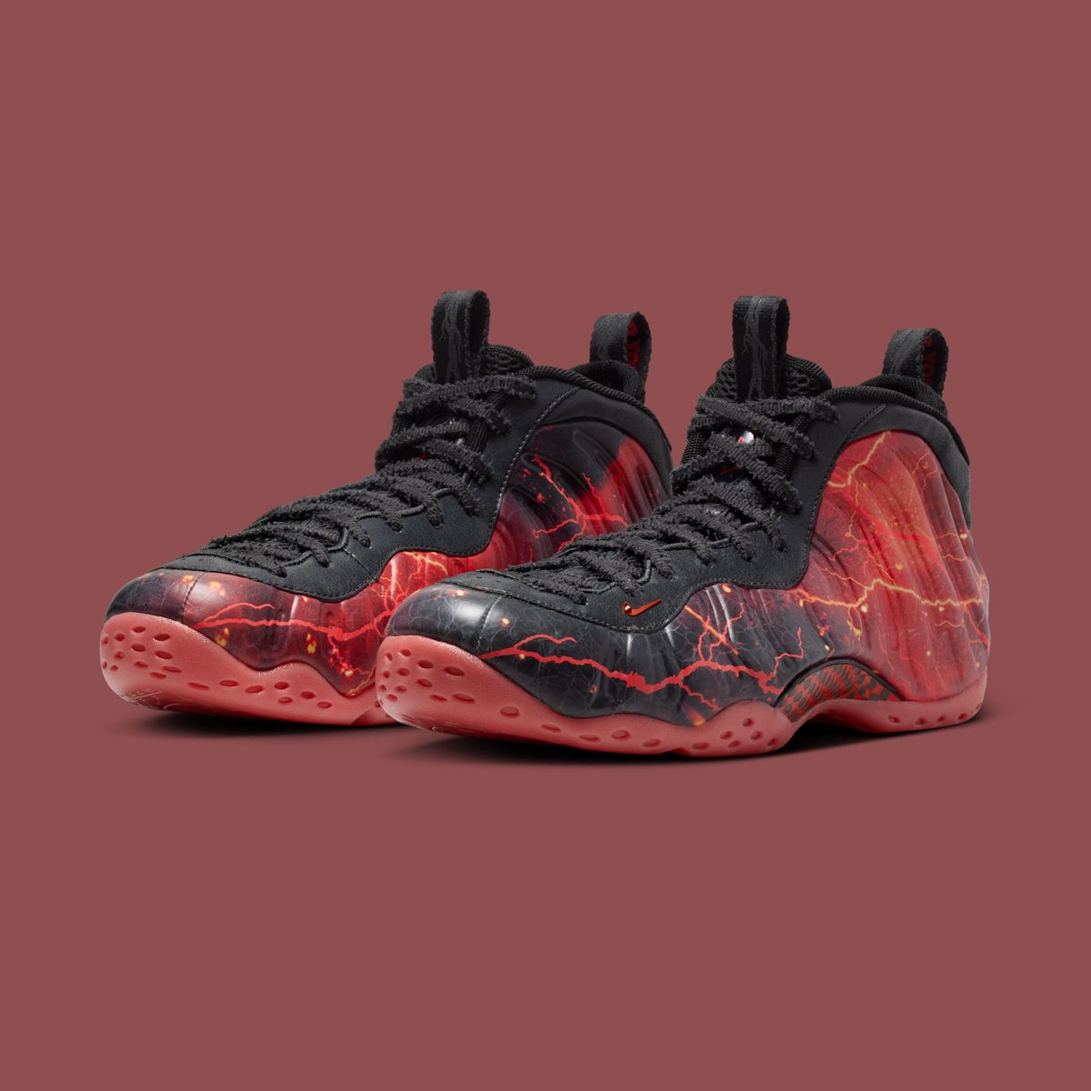 nicekicks's tweet image. Stranger Things x Nike Air Foamposite One PRM QS is coming soon 😳