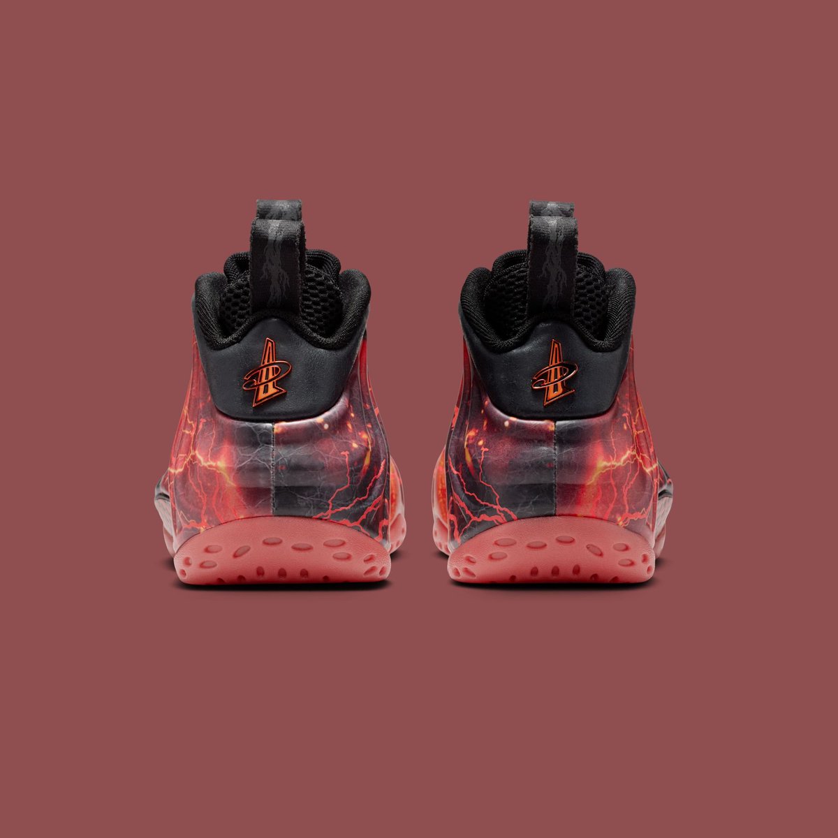 nicekicks's tweet image. Stranger Things x Nike Air Foamposite One PRM QS is coming soon 😳