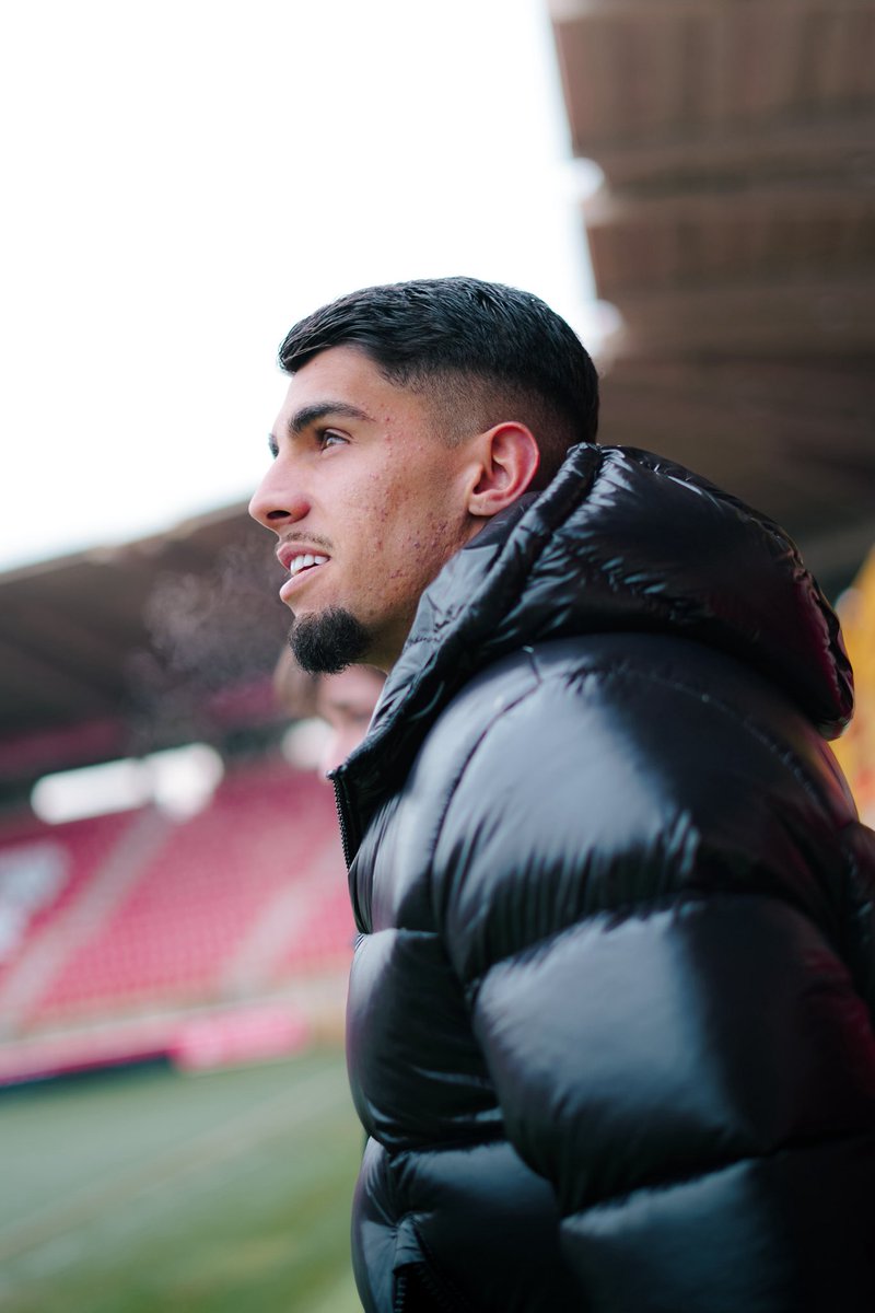 CyDLeonesa's tweet photo. ¡Bienvenido a tu casa, Víctor! 🆑🦁

#AúpaCultu | #UnoDeLosNuestros https://t.co/5IiEU3qs5A