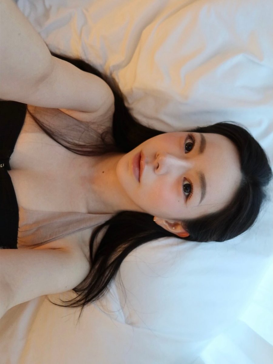 heteromichelin's tweet image. 핫걸이엇다가 아기엿다가 홍지연 하나만해라
사실 구라고 더해줫으면조켓어요 ㄴㅁ조아요