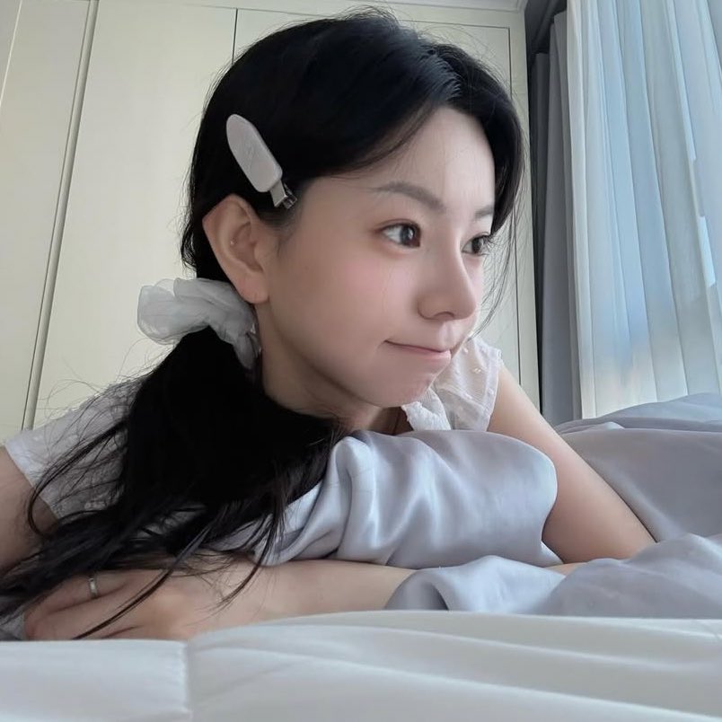 heteromichelin's tweet image. 핫걸이엇다가 아기엿다가 홍지연 하나만해라
사실 구라고 더해줫으면조켓어요 ㄴㅁ조아요