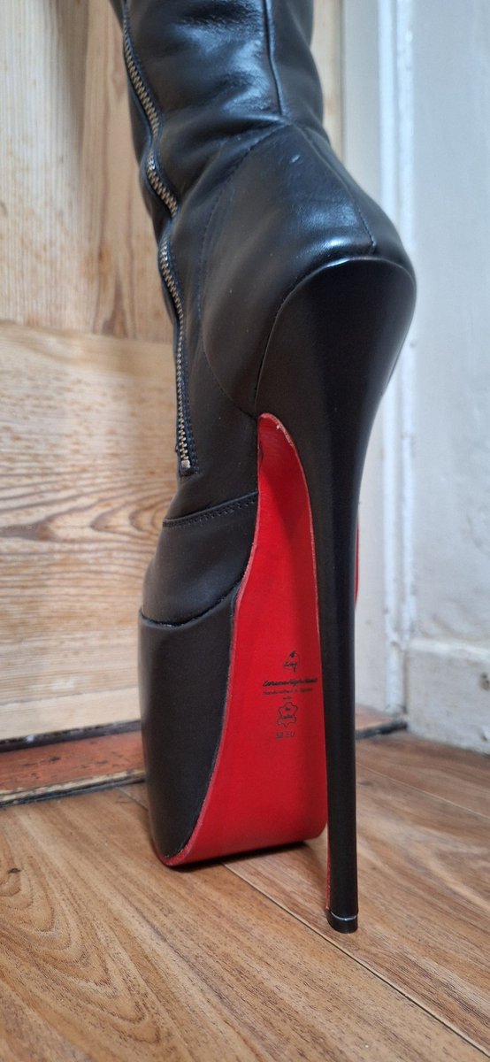 I love these so much that I've allowed My dedicated boot slave <a href="/DavidPilli1628/">dp123</a> to gift Me another pair, with a different sole colour.
I'm so looking forward to starting the ordering process❤️