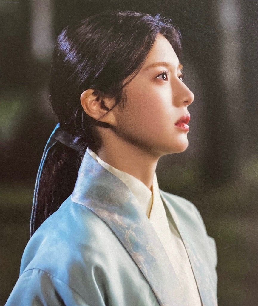 gyjbase's tweet image. The Hong Sisters on working with Go Younjung for the second time in ‘Can This Love Be Translated?’:

“This is our second project with actress Go Younjung, following ‘Alchemy of Souls: Light and Shadow,’ and we were confident that the bright energy she displayed there would…