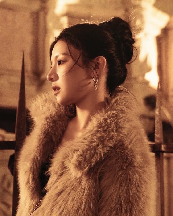 gyjbase's tweet image. The Hong Sisters on working with Go Younjung for the second time in ‘Can This Love Be Translated?’:

“This is our second project with actress Go Younjung, following ‘Alchemy of Souls: Light and Shadow,’ and we were confident that the bright energy she displayed there would…