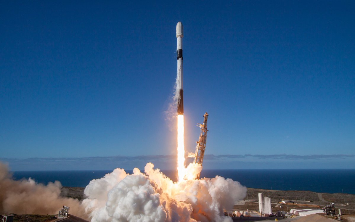 ApoStructura's tweet image. I’m a huge fan of the telecom industry

the telecom industry: