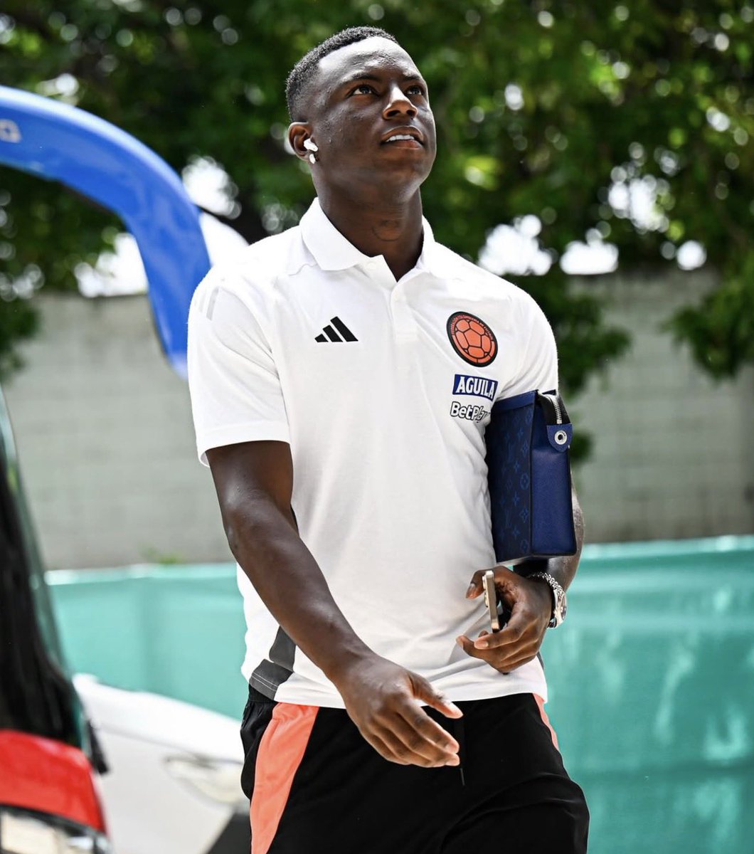 PSierraR's tweet image. 🚨 Marino Hinestroza (23) será nuevo jugador de #VascoDaGama. El negocio se acaba de cerrar; el extremo colombiano se va de #AtléticoNacional por 6M$ y deja el 20% en caso de futura venta 🇨🇴

👀 Esperan que pueda viajar esta semana a Brasil para presentar exámenes médicos y…