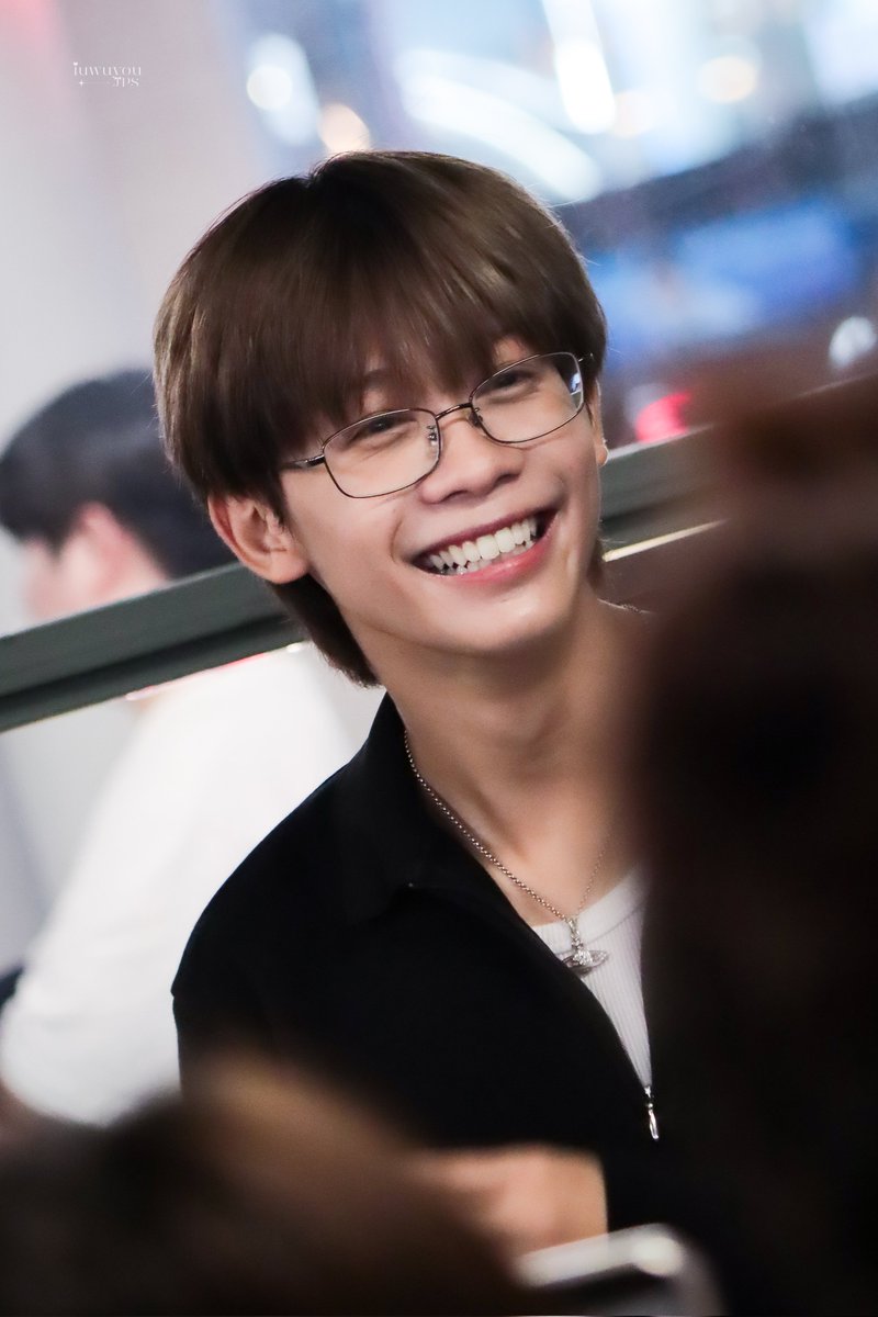 iuwuyoujps's tweet image. (20260120) ♡
DICE SWIPE UP x FLEX TALK

น่ารักจางงงงง หายป่วยไวๆนะคับน้อง🫳🏻🦦💘
—
#OTTOsippavitch #DICE_SONRAY
#Flex1045xDICE_SWIPEUP
#DICE_SWIPEUP_PRESSTOUR