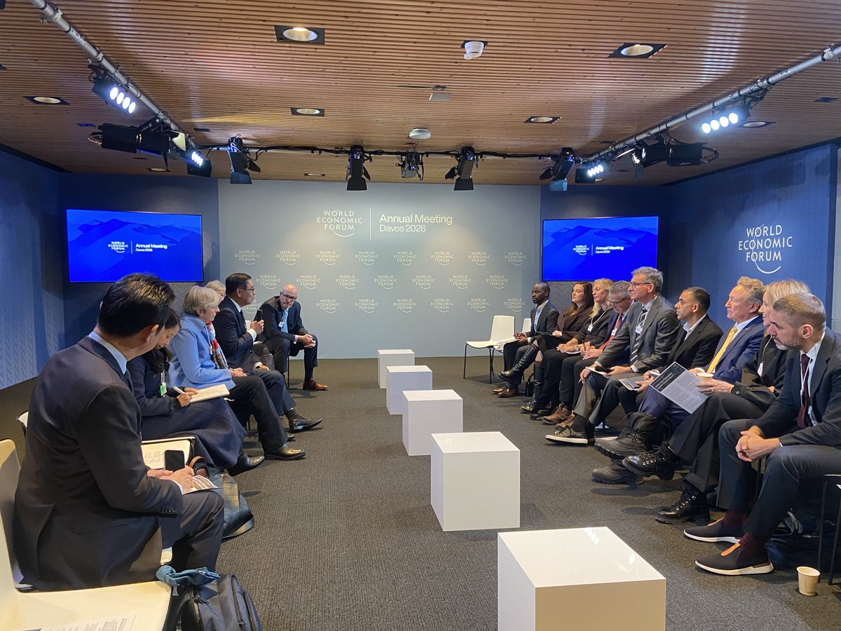 FM <a href="/SihasakPh/">Sihasak Phuangketkeow</a> delivered opening remarks at the Strategy Session “From Data to Collective Action Against Forced Labour” during #WEF26 in #Davos, emphasizing principles of Prevention, Protection and Partnership in addressing forced labour. He highlighted the country’s success in