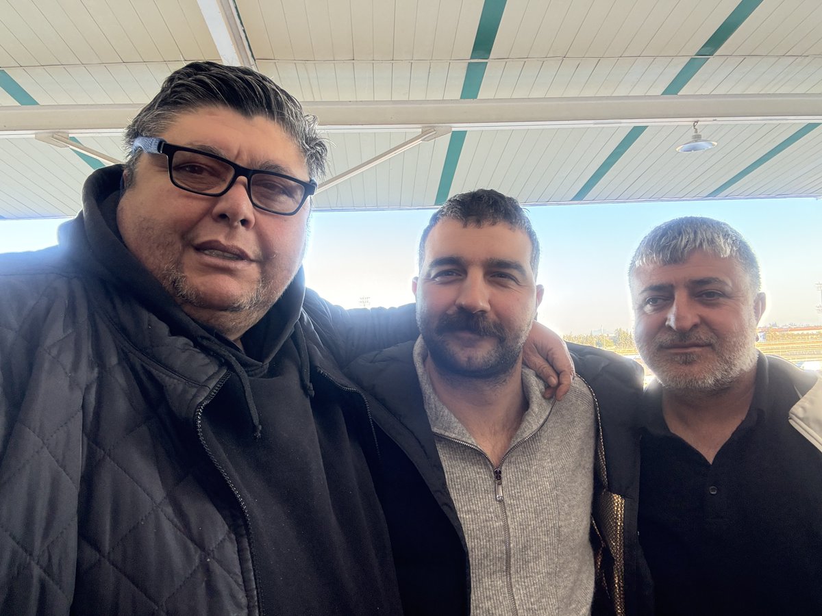 Antalya ‘dan çok kıymetli bir at sahibimiz ve kardeşimiz olan GÖRKEM SÜMBÜLOĞLU geldi,  değerli kardeşim ŞEHMUS ERKUŞ ile birlikte Yeşiloba hatırasında bir araya geldik 🌺🙏✔️