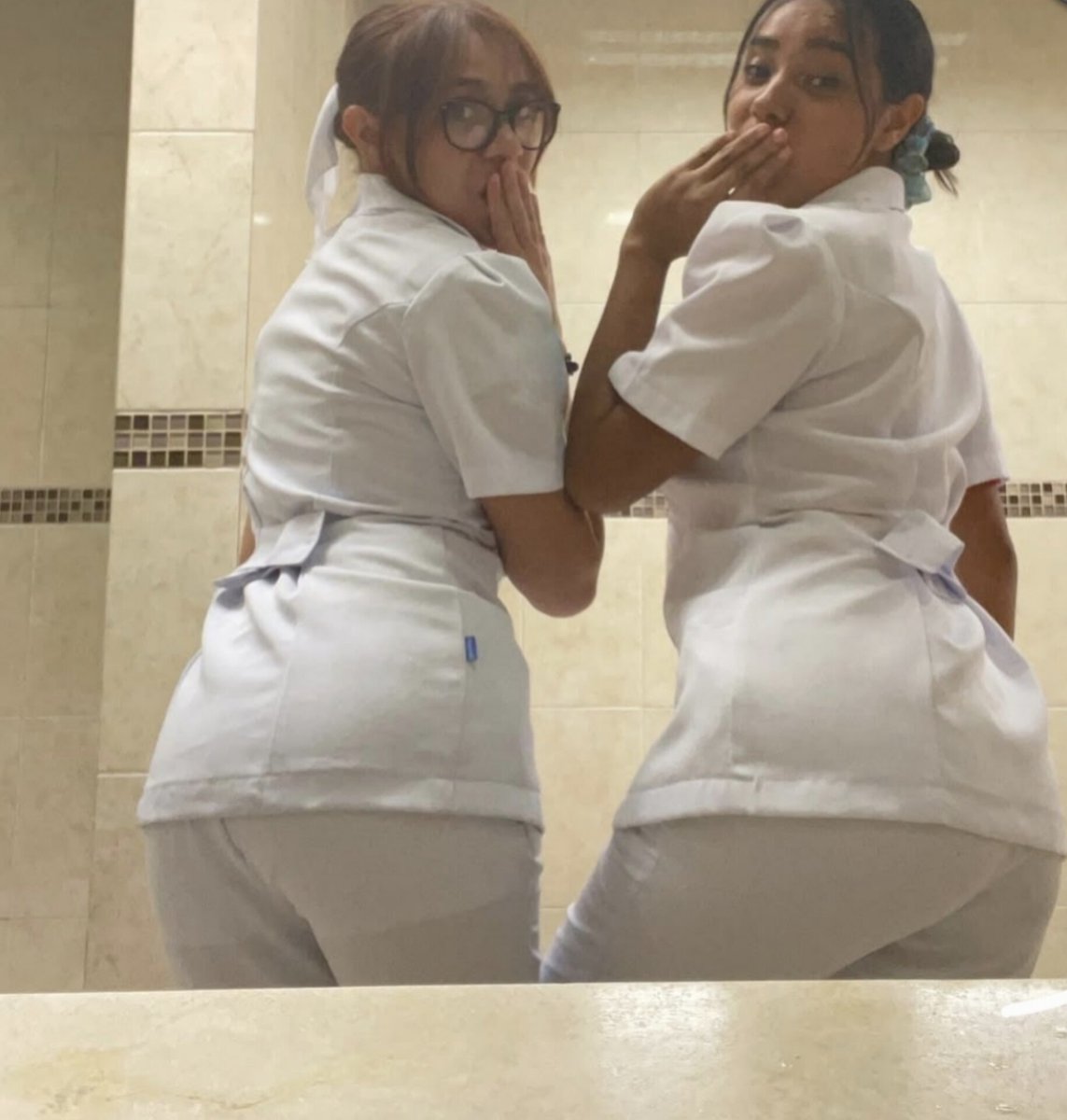 Holaaaaa Enfermera 🤤🤤 (@videotecaroja) on Twitter photo 
