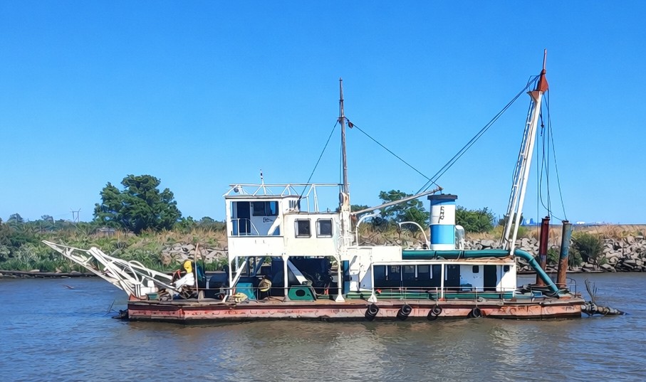 Quilmespais's tweet photo. ⚓ Draga Soberanía – Club Náutico Quilmes
Activa desde la década de 1930, mantiene navegable el canal del club fundado el 2 de abril de 1921.
Historia viva⛵🚢
¿Tenés fotos antiguas de la Soberanía? 📸 https://t.co/gUkAw8na1A