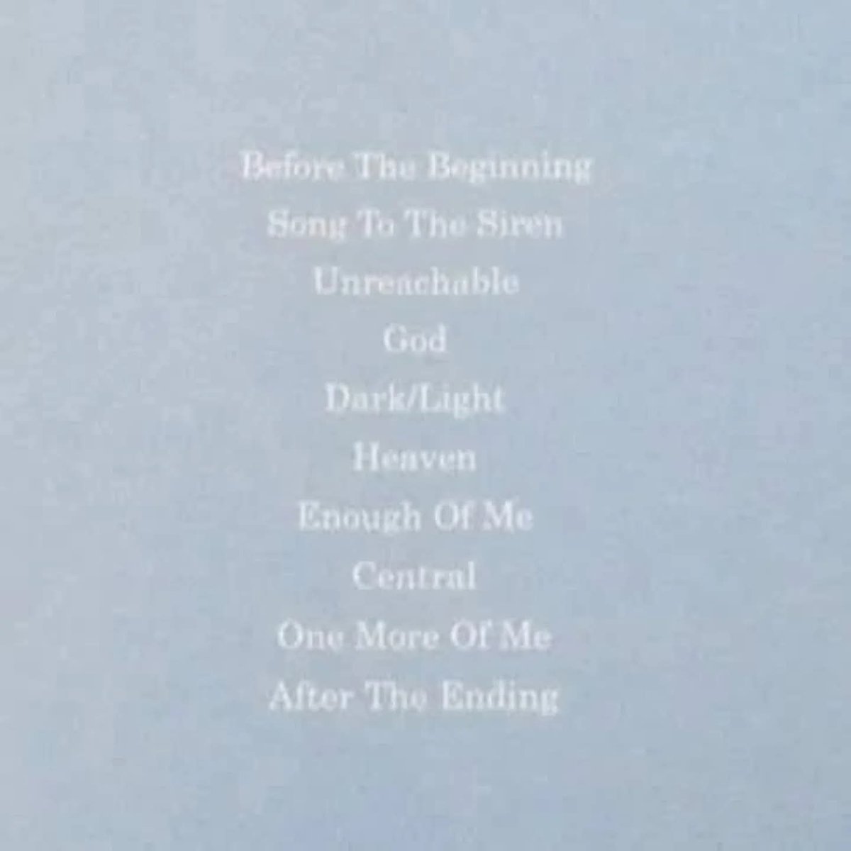 ChiliPeppersArg's tweet image. A 17 años del lanzamiento de The Empyrean.

💿 El 20 de enero de 2009 bajo la discográfica Record Collection, se lanzó el noveno álbum solista de John Frusciante.

🎸 Cuenta con colaboraciones de otros músicos y amigos. Las más destacadas son la de Flea tocando el bajo el…