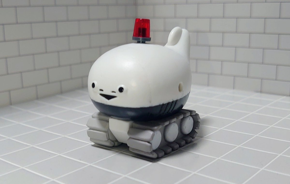 LproAxp's tweet photo. サカバン戦車のダブった寿司に赤色灯をつけてサカバンポリスに https://t.co/CEJPf9v0bK