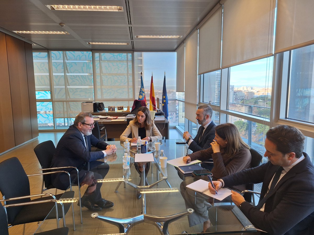 TSJCV's tweet image. El presidente de la Sala de lo Contencioso-Administrativo del @TSJCV, Antonio López, se ha reunido este martes con la consellera de @GVAjusticia, Nuria Martínez, el secretario autonómico y la directora general de Justicia para abordar asuntos de interés para esta jurisdicción