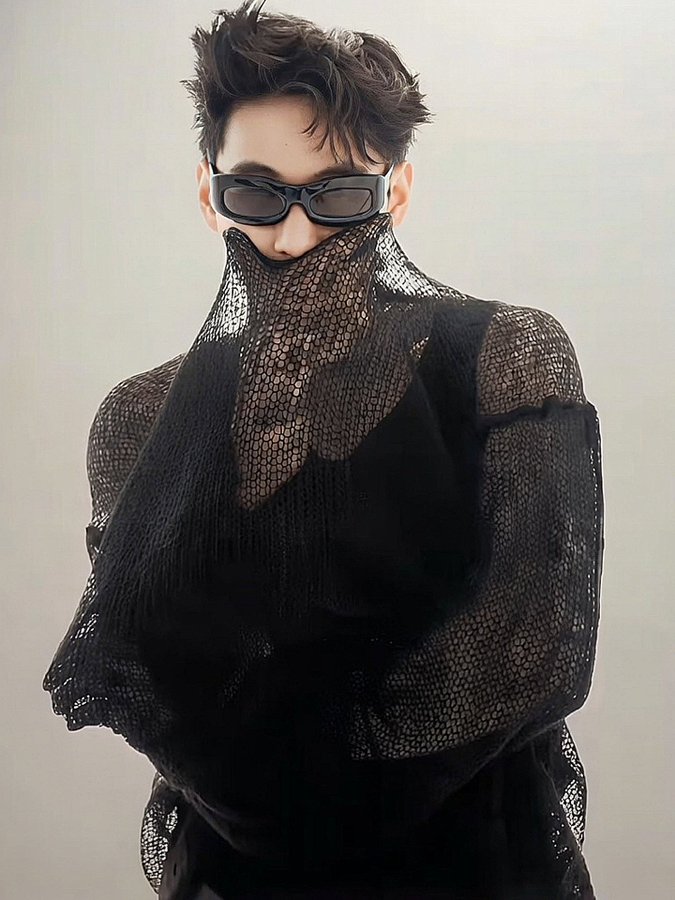 WORLDMUSICAWARD's tweet image. #V looks so cool and stylish in new pic!💪🕺🏻😎🆕📸✨💫🌟🔥😍🔥👑🖤💜

V TYPE 非 IS HERE

#KimTaehyung #Taehyung 
#VisualKing #GlobalIcon 
#BTS @BTS_twt