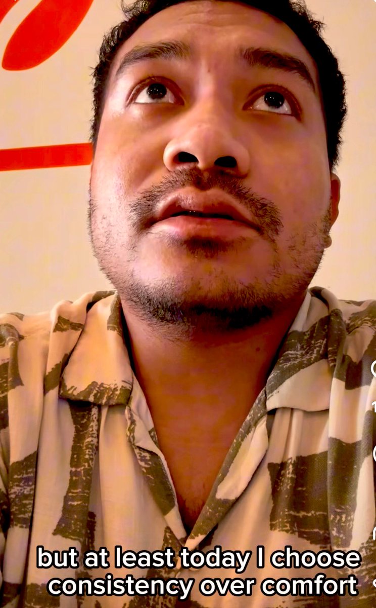 WhosDatNavyGirl tweet media