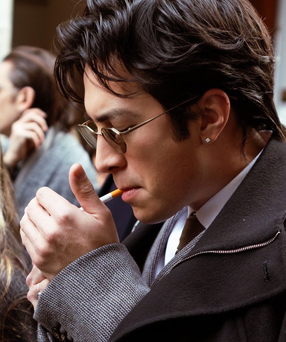 hudsonwupdates's tweet image. Hudson Williams via Instagram

“I'm full of so much gratitude. Grazie. For everything. I didn't know it was illegal to smoke in the streets. I'm sorry. But I still blame Leilani. Aika aka Tiny Ganster, thank you for making me look good &amp;amp; feel good. Milano ti amo.”