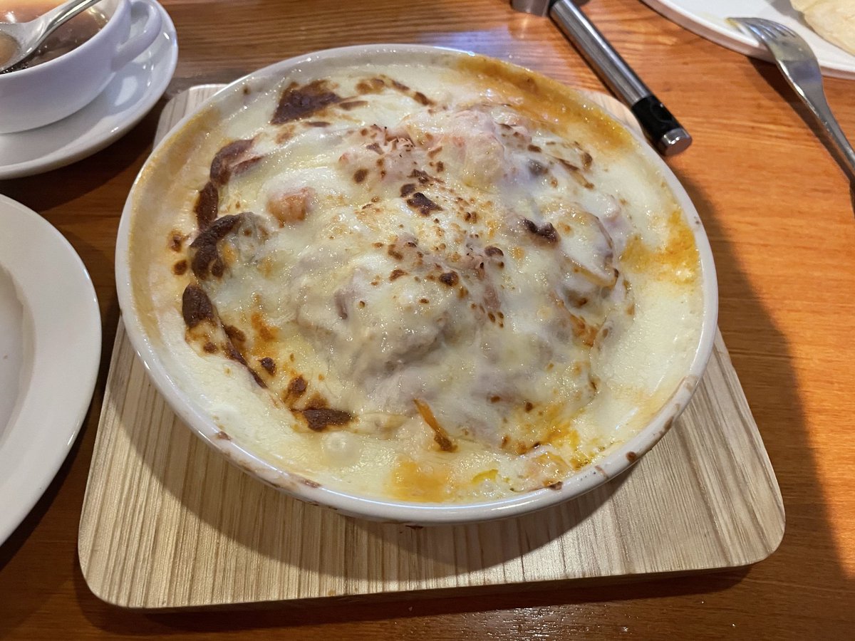 YU_MESHI_LOG's tweet photo. 1/11(日)
Groovy水戸店
海賊スパゲッティ、モカロマン

ツーリング飯番外編
要はペスカトーレのグラタン乗せ。多分考えた人は空腹ホルモンに脳内を支配されたてたんだと思う。濃いめ多めで大満足！店もオシャレで茨城県民が羨ましい。 https://t.co/bINnkLm9eA
