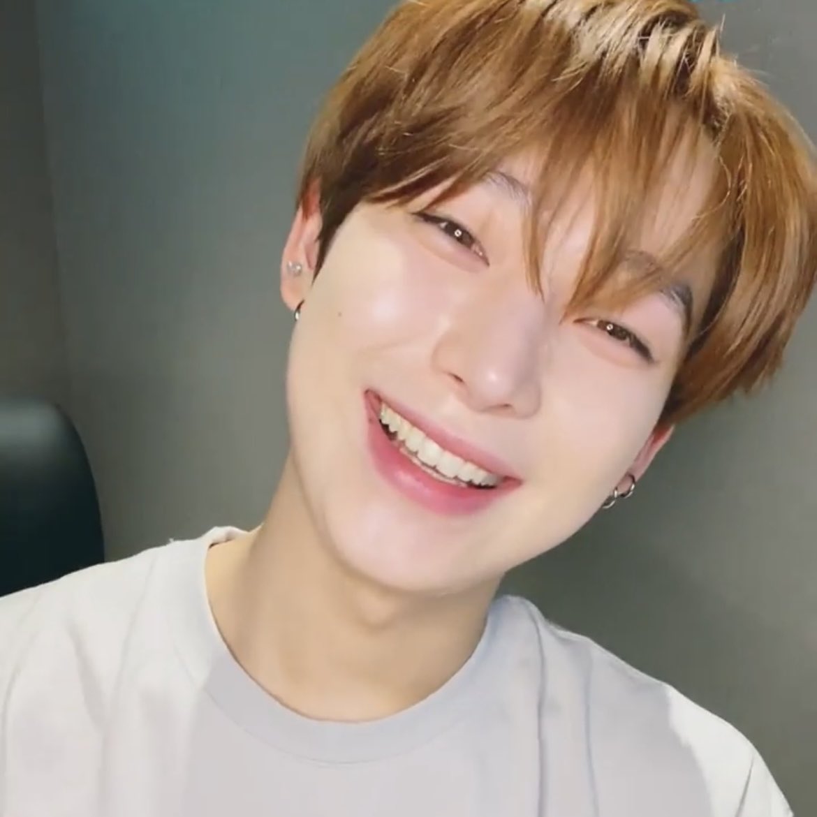 hee2apnee's tweet image. 내 마음을 담을 사랑해보다 더 큰 단어가 필요해