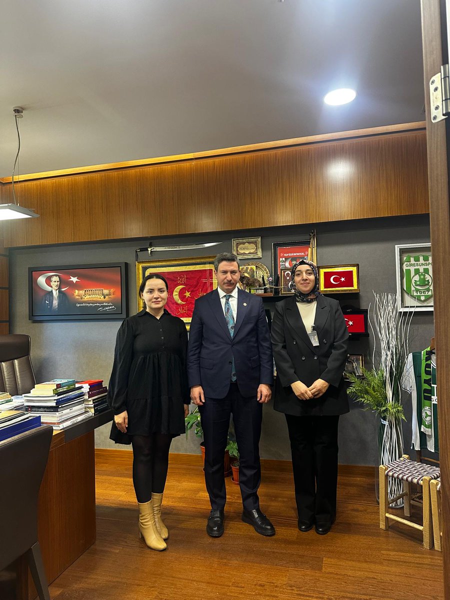 Biz gıda mühendislerinin
mesleki sorunlarını ve halk sağlığının temeli olan gıda 
güvenliği üzerine yapılan bu değerli görüşme için Sayın
Vekilimiz Ertuğrul Gazi Konal'a çok teşekkür ederiz 🙏🏻 💐<a href="/KonalGazi/">Ertuğrul Gazi Konal</a> <a href="/TCTarim/">T.C. Tarım ve Orman Bakanlığı</a> #GidaMühendisleriAtamaBekliyor