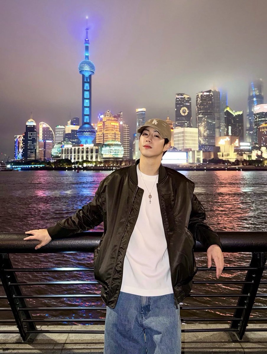marktvan__'s tweet photo. ㅤ
୨⎯ Postcards from Shanghai 💫🌃
We all have grown so much together and made so many great memories.
#IG2001 #ShanghaiSkyline
ㅤ https://t.co/jEv3WhictX
