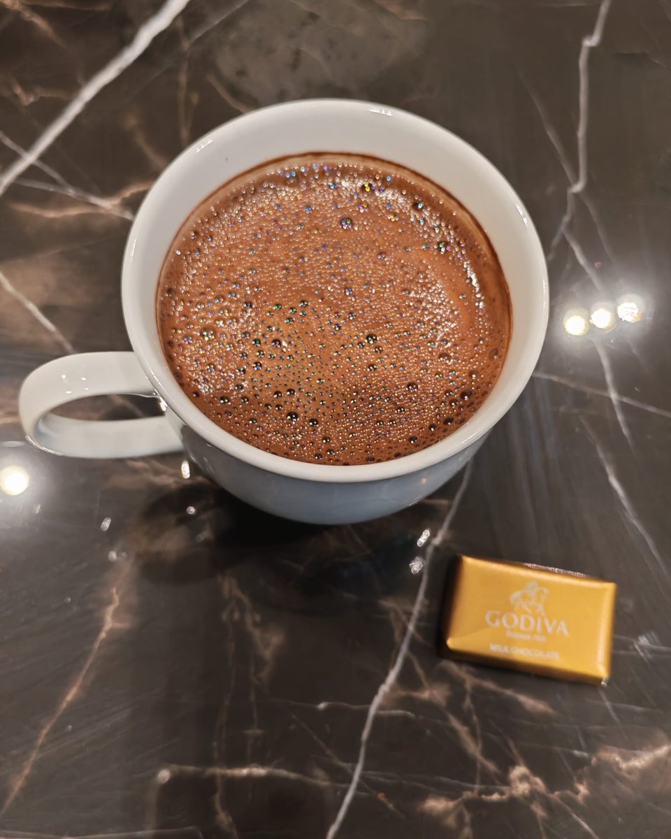 glmen_'s tweet image. TRT her organında,müzikte, kültürde, dizi alanında,sosyopolitik spotlarda  niye hep aynı ünlülerle çalışıyor( ki bunlar  burda ünlü  oldu ) ? Bunlar teba diğerleri Kul'mu ? Yoksa bunlar daha çok vergi veriyoorda diğerleri kaçırmacamı.SANAT  EVRENSELDİR.🩵 Eşitlik ütopya değildir.