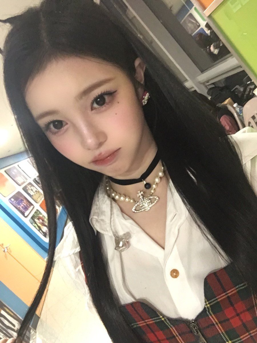 Hearts2Hearts Base tweet media