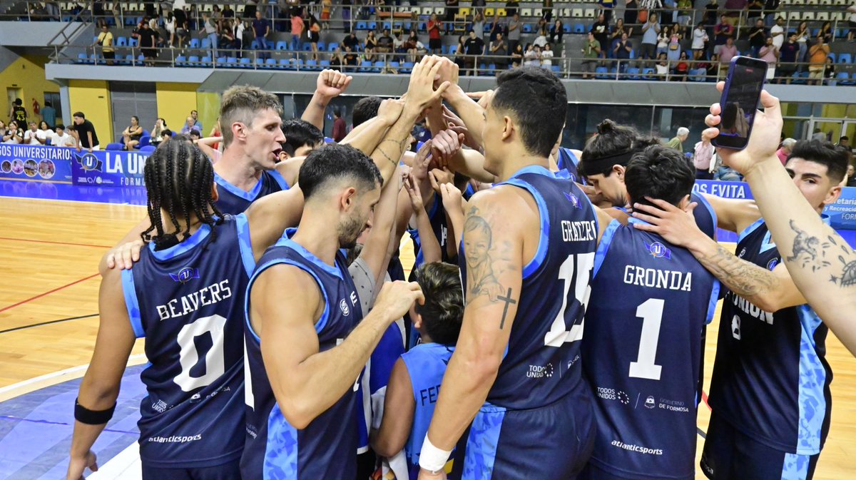 🟢 <a href="/Atenas_oficial/">Asociación Deportiva Atenas</a> volvió al triunfo: 109-71 a <a href="/Argentino_junin/">Argentino de Junin</a>.
🔴 <a href="/unionsfbasquet/">Unión Básquet</a> sumó su 5ª victoria al hilo: 96-93 ante <a href="/CASLABasquet/">CASLA Básquet</a>.
🔵 <a href="/LaUniondFormosa/">La Union de Formosa</a> venció 90-78 a <a href="/racing_chivil/">Racing de Chivilcoy</a> y sigue firme arriba.
📸 Prensa Atenas, Unión y La Unión