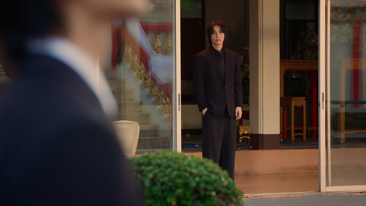 GMMTV's tweet image. มีคนคอยมองดูลิงซ์อยู่ตลอดเลยนะ 🫳🏻
#CatForCashEP1
@Firstkpp @myktnw