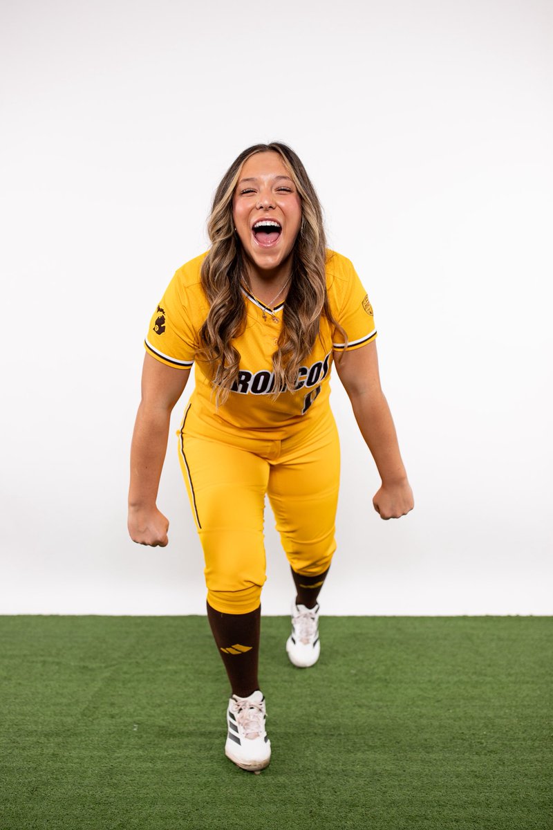 Bringing you sunshine on this snow day☀️

#BroncosReign