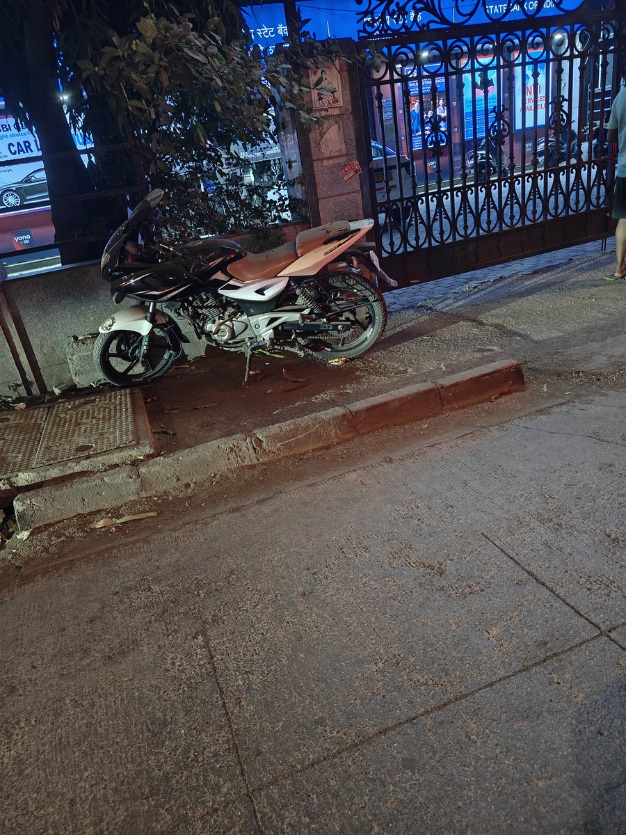 aviral3pathi's tweet photo. DP Road 9 has no footpath. Chatrapati Shivaji Maharaj ji Road from Lake Homes gate to Godrej Urban Park and beyond is lined up with heavy vehicles effectively reducing a lane. Accidents are frequent now. Please acknowledge and act. https://t.co/SxjAtmgPkU