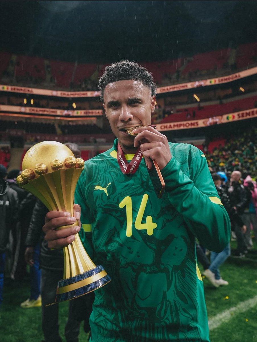 📸Ismaëla Jakobs ;quand le rêve devient réalité 😍💪🏿🦁🇸🇳🔥

#can2025 #TotalEnergiesAFCON2025