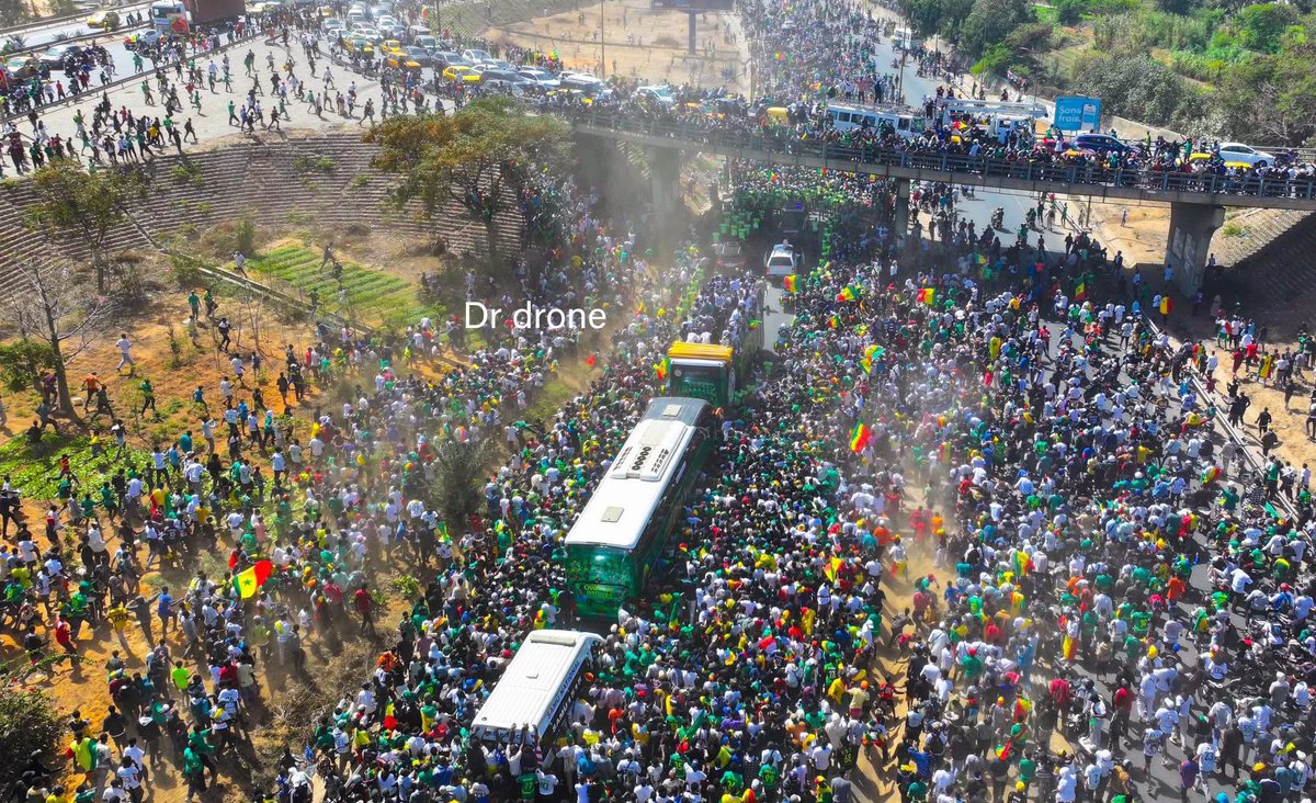 Arrivée des Champions d’Afrique 🇸🇳

📸 Dr drone