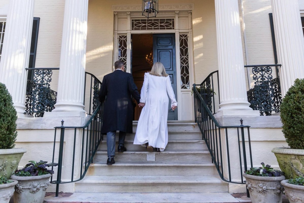 GovernorVA's tweet image. Ready to serve Virginia.