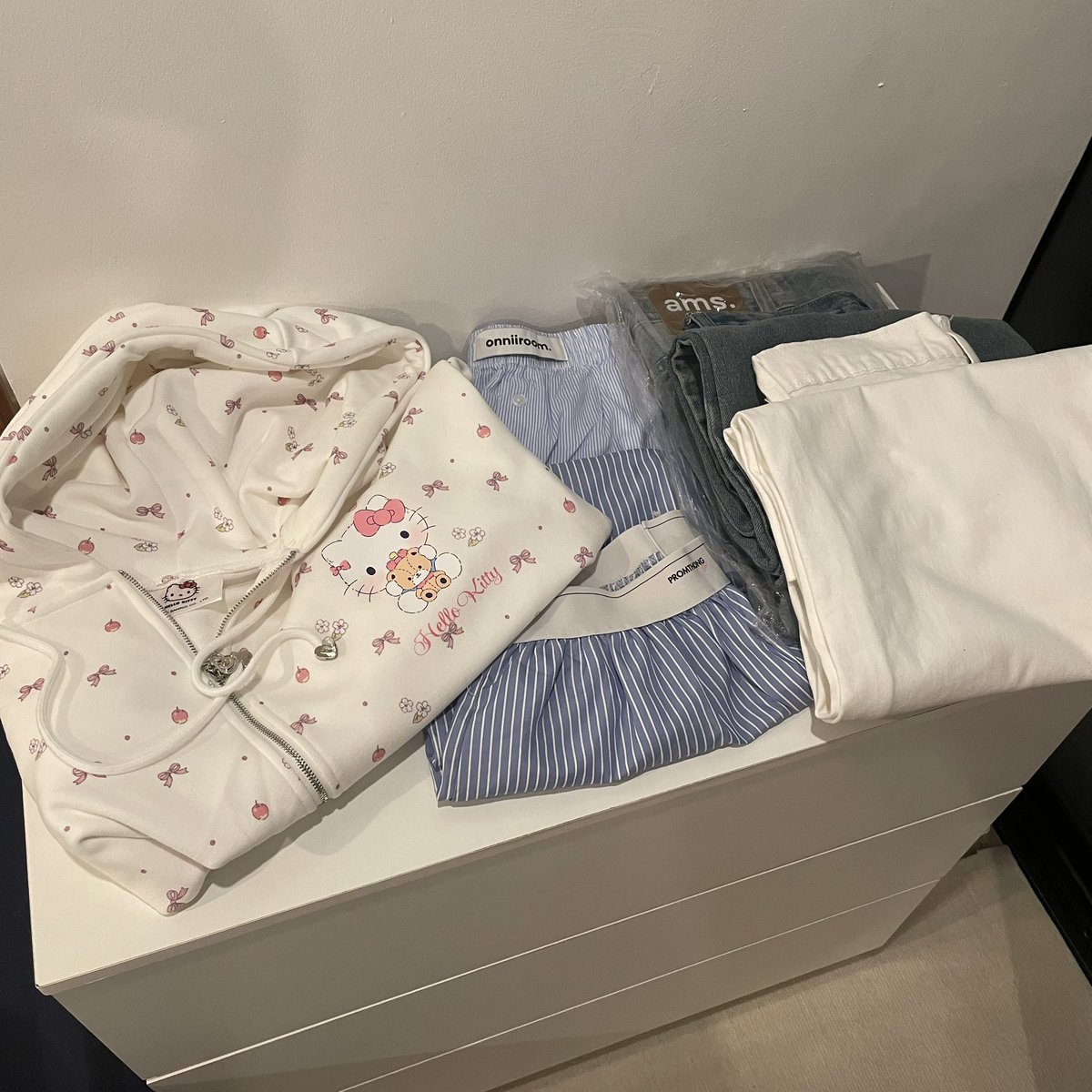 ieieprym's tweet image. พรีวิว🙌🏽  ฮู้ด cin str duex มีมากกว่าในรูป
ลงพรุ่งนี้ 19.00 (22/1/69) 🚘 shipping 45 รี+ฟอล ลด 10
ปักหมุดรอเรียกเลย

#ส่งต่อเสื้อผ้า #ส่งต่อกระเป๋ามือสอง #ส่งต่อเสื้อผ้ามือสอง #ส่งต่อเสื้อผ้ามือสองราคาถูก #ส่งต่อเสื้อผ้ามือสองสภาพดี #ส่งต่อเสื้อผ้าราคาถูก #โล้ะตู้ #ส่งต่อกระเป๋า