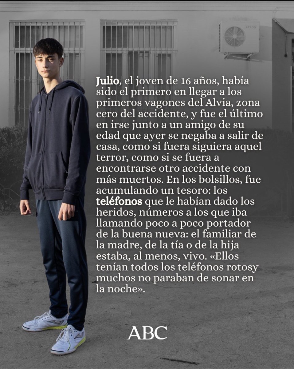 <a href="/JulianMaciasT/">Julián Macías Tovar</a> Julio además de dar ánimos, rescatar, quitarse sus zapatillas Adidas para dársela a víctimas y tener que caminar descalzo entre los cristales, además avisaba a las familias!!!.
 Con 16 años. Un Ángel 🫂🥹👇🏼