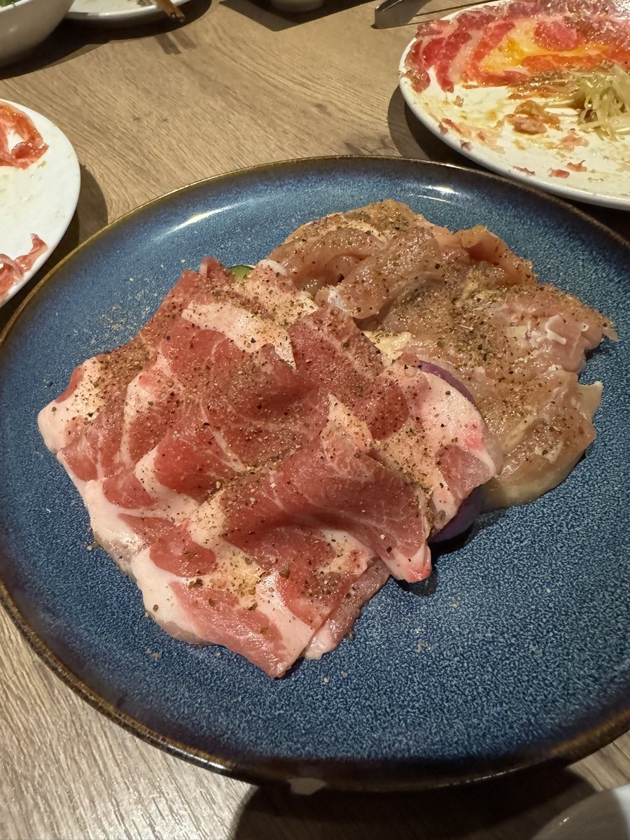 助けて〜〜！！
顔が怖すぎる人達と

美味い焼肉食って
楽しく飲んでましたぁ〜

まー
怖すぎて美味いし楽しかったです^_^

<a href="/nanaya_tentyou/">ななや 店長</a> 

<a href="/King28118850/">刺激が欲けりゃ⁉️バカになれ‼️</a>