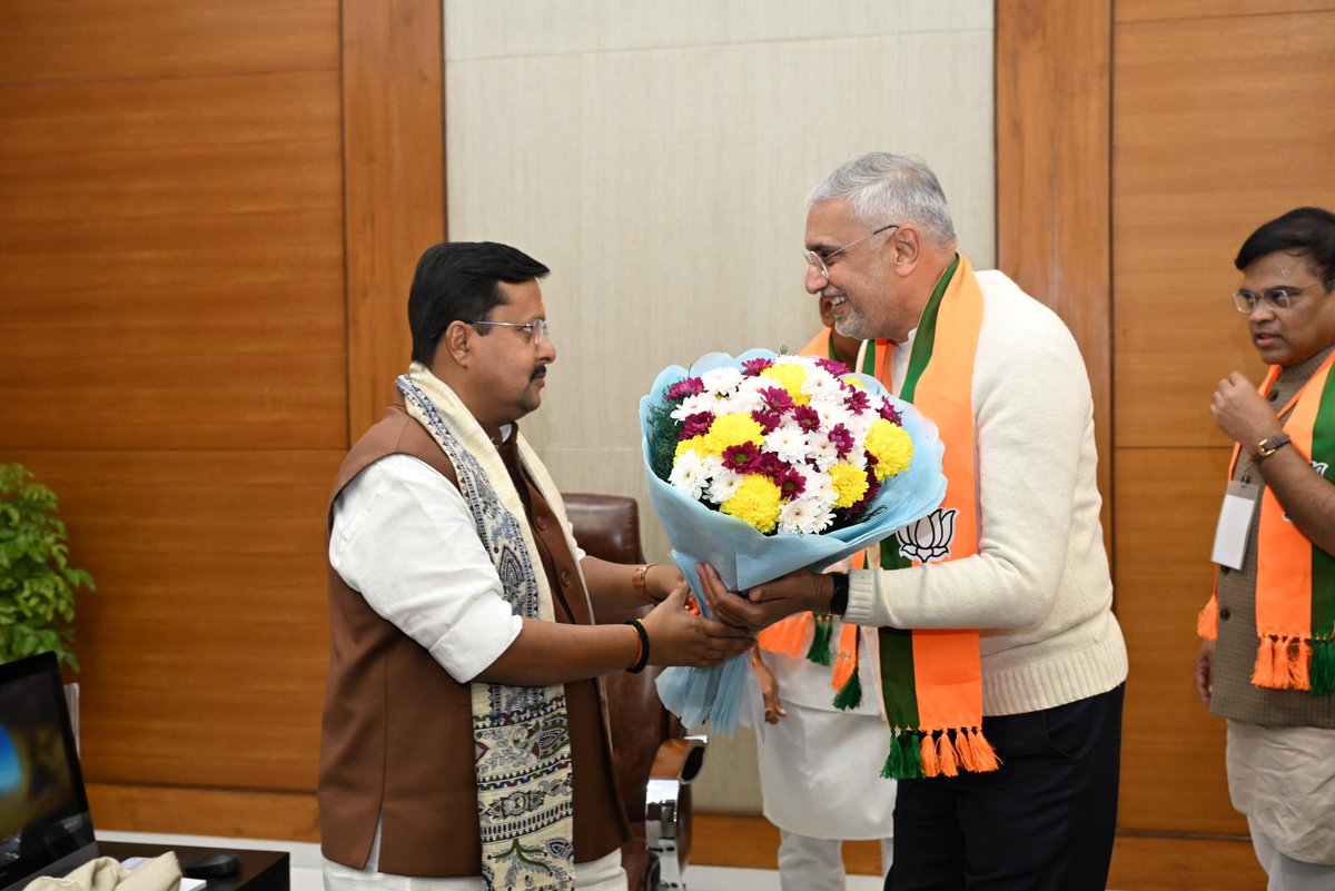 iJagdishBJP's tweet photo. आज भाजपा मुख्यालय, नई दिल्ली में भारतीय जनता पार्टी के नवनिर्वाचित राष्ट्रीय अध्यक्ष माननीय श्री @NitinNabin जी से शिष्टाचार भेंट कर उन्हें हार्दिक शुभकामनाएं एवं बधाई दी। https://t.co/hVN0d0FL1b