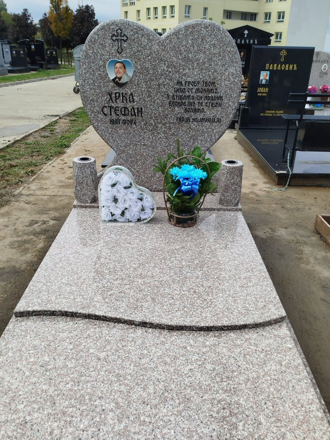 MitoslavK's tweet image. Dobar dan napredna žgadijo. Jebo vas aca šiptar, korumpirani ubica dece