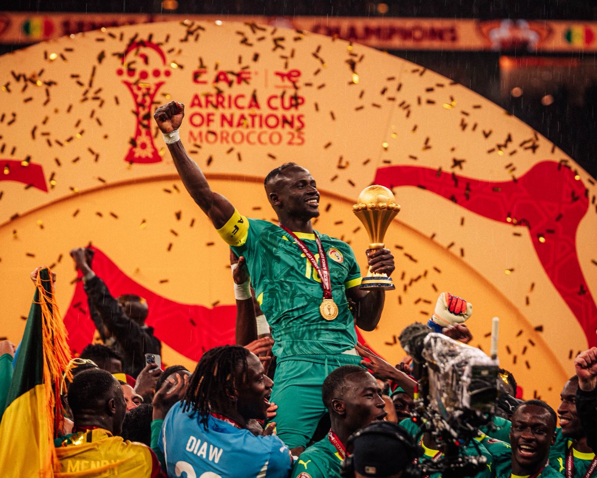 LaboratoireTfg's tweet photo. 🇸🇳 Fierté nationale
Le Sénégal s’impose au sommet du football africain et inscrit une deuxième étoile sur son maillot.
Le Laboratoire TFG félicite chaleureusement nos Lions pour cette finale historique et cette victoire qui honore toute la Nation.
⭐️⭐️ #CAN #FiersDêtreSénégalais https://t.co/W49GmCZhmv
