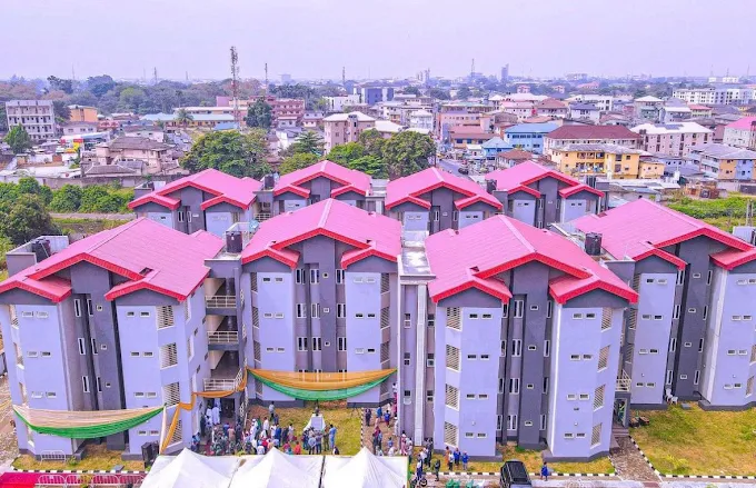 FinPlanKaluAja1's tweet image. This is what a real Speaker did in his home state:

He used his legislative seniority to earmark funds for a 484-bed student hostel.

Another "speaker" gave himself the title of #6, received a Lexus jeep, and is now building keke sized roads and sharing rice.

"speaker for mouth"