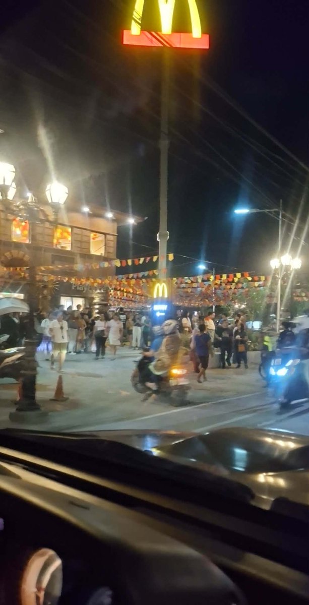 Kahit gabi na ilalaban kong makarating sa opening day mo 😍
Congrats brad 😘 <a href="/aldenrichards02/">Alden Richards</a> 
Dad sayang hindi kita naabutan 😅 <a href="/R_FAULKERSoN/">Richard Faulkerson© ⚡</a>