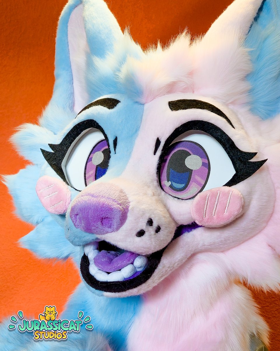 JurassiCats's tweet photo. Huh? Why do I smell cotton candy? 🍭

Why it's Wika of course! Our newest completed partial, this two colored pastel pink and blue corgi is the newest member of the Jurassicat Studios family! ✨ https://t.co/nHIru1rd3j